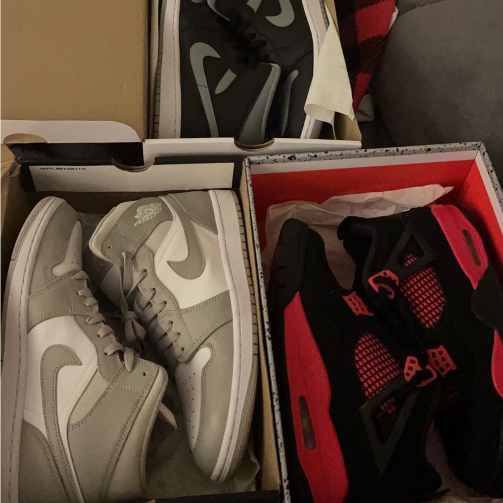 Jordan wmns size 8.5